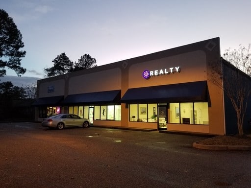 More Photos Of 63 Wythe Creek Rd, Hampton Warehouse For Lease