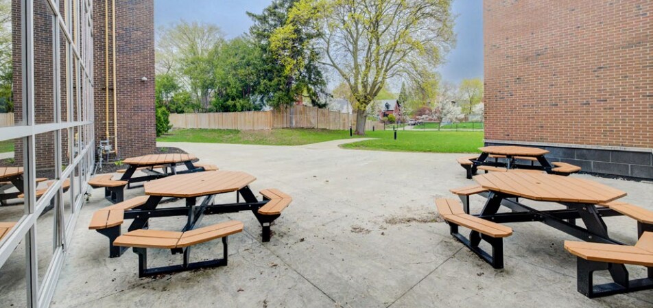 More Photos Of 100 Erb St E, Waterloo Office For Sale