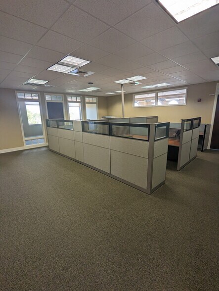 More Photos Of 4851 Tamiami Trl N, Naples Office For Lease
