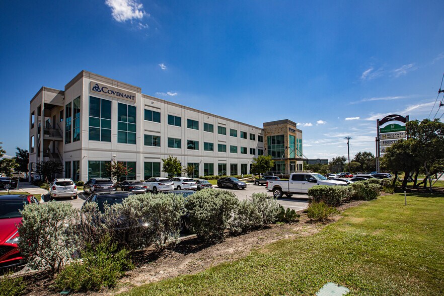 More Photos Of 4372 N Loop 1604 W, San Antonio Office For Lease
