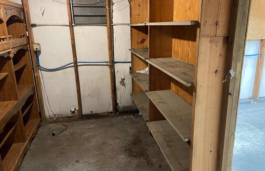 More Photos Of 6974 Mount Vernon St, Glen Saint Mary Auto Repair For Sale