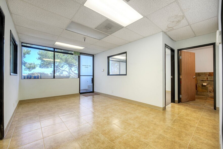 More Photos Of 2221 Las Palmas Dr, Carlsbad Warehouse For Sale