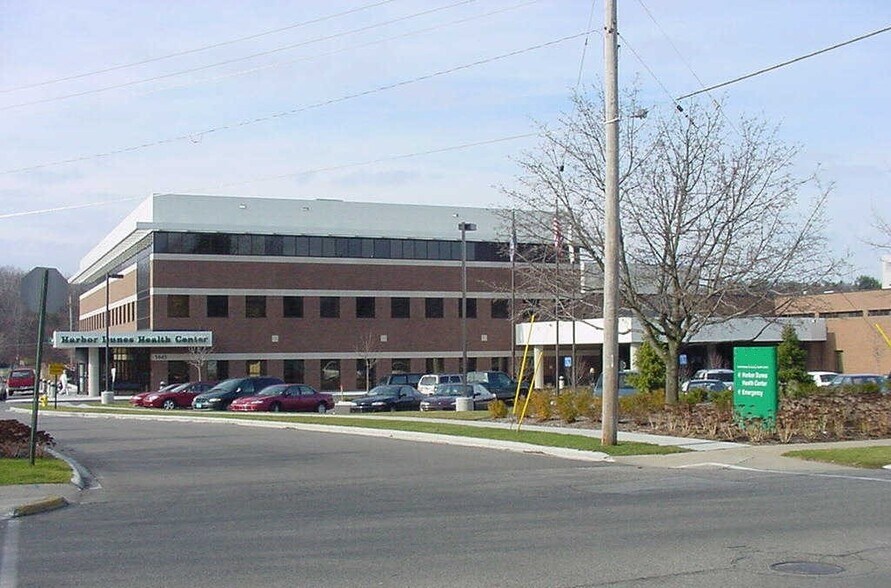 More Photos Of 1445 Sheldon Rd, Grand Haven Medical For Lease