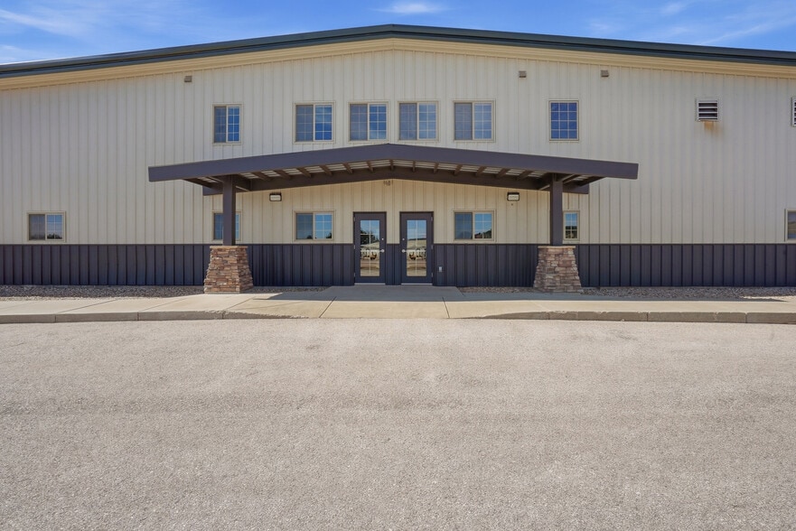 More Photos Of 1151 Industry Rd, Sturgis Manufacturing For Sale