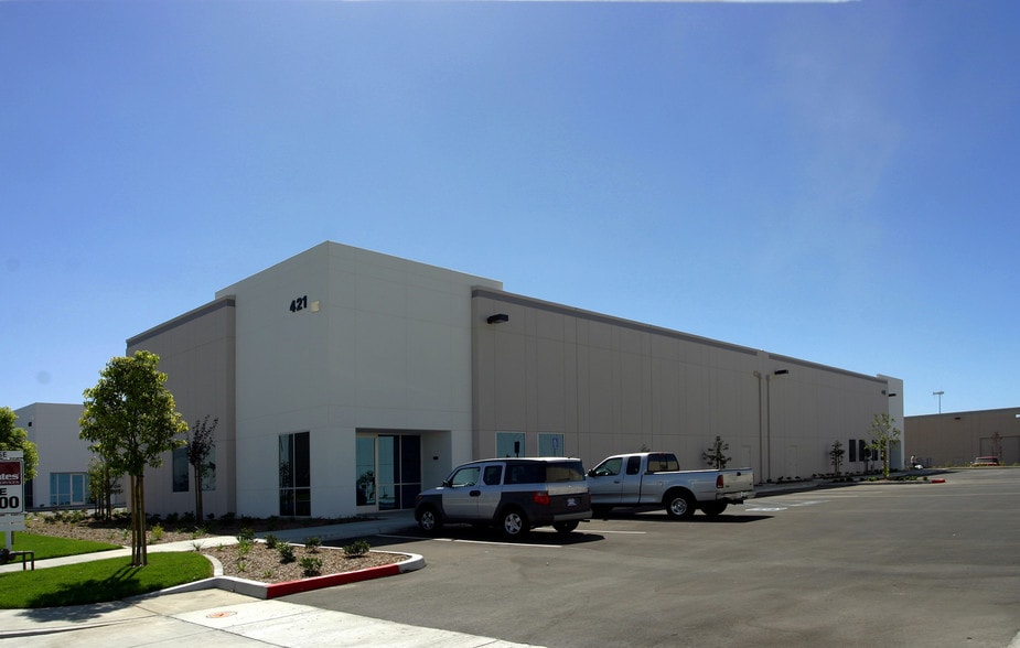 More Photos Of 421 Business Center Ct, Redlands Manufacturing For Lease