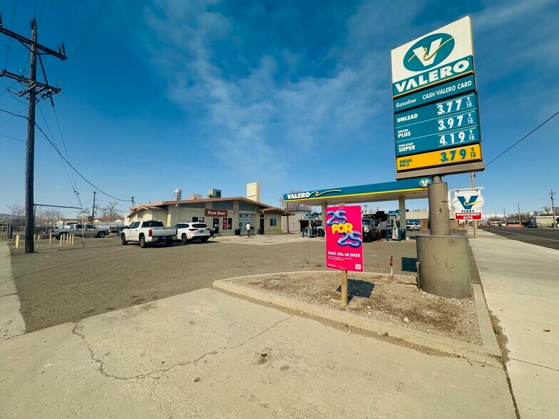 More Photos Of 415 Cornell Ave, Lovelock Service Station For Sale