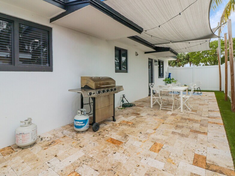 More Photos Of 1705-1709 NE 3rd Ave, Delray Beach Apartments For Sale