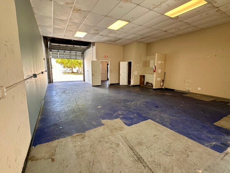 More Photos Of 4324-4340 NE 11th Ave, Oakland Park Warehouse For Lease