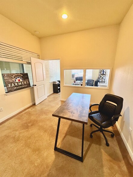 More Photos Of 312 Main St, Smithville Bank For Sale
