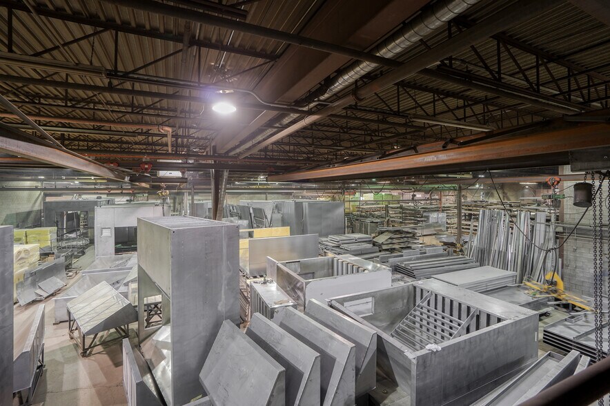 More Photos Of 2000 St De La Métropole, Longueuil Industrial For Sale