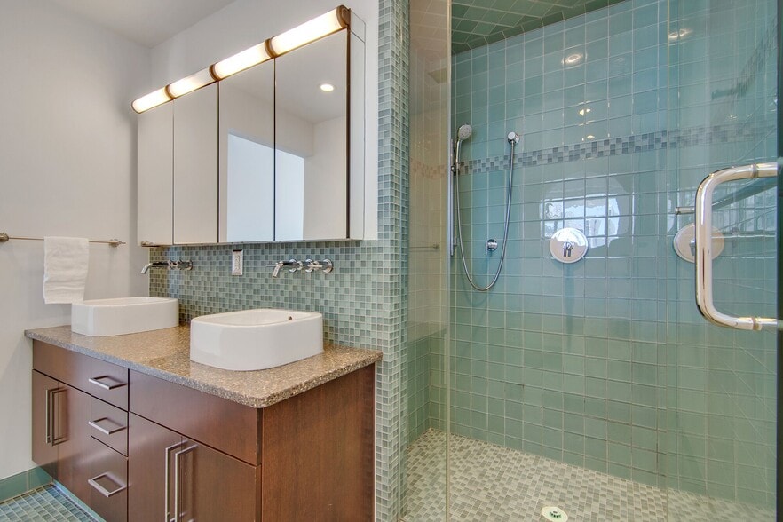 More Photos Of 487 King St, Charleston Loft Creative Space For Sale