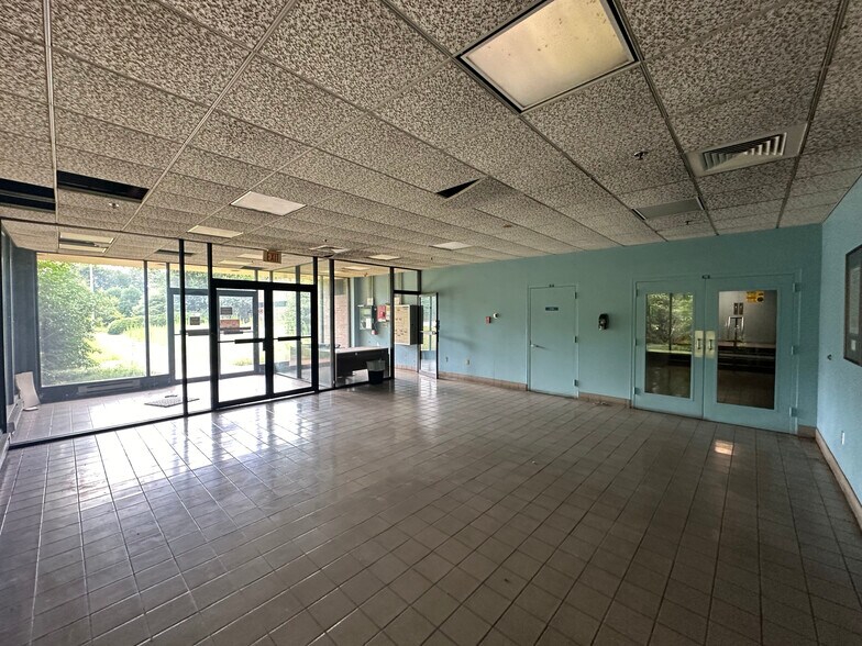 More Photos Of 200 Herald Journal Blvd, Spartanburg Manufacturing For Lease