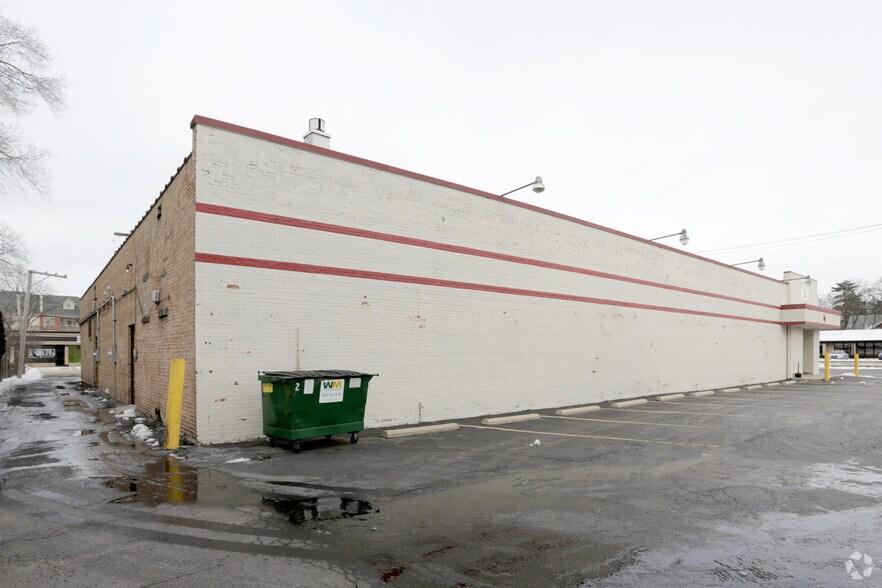 More Photos Of 340-352 S Main St, Lombard Unknown For Lease
