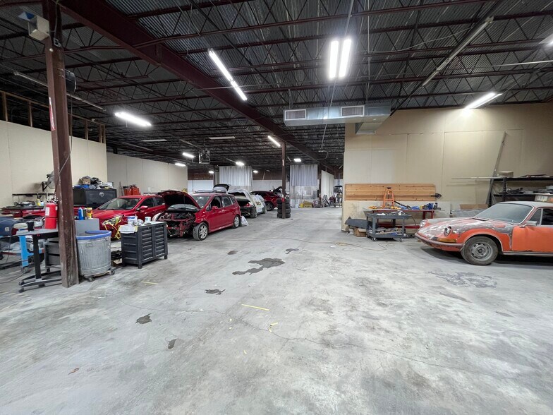 More Photos Of 2334 W English Rd, High Point Warehouse For Lease