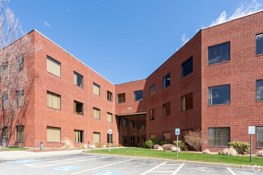 More Photos Of 134 Flanders Rd, Westborough Office For Lease