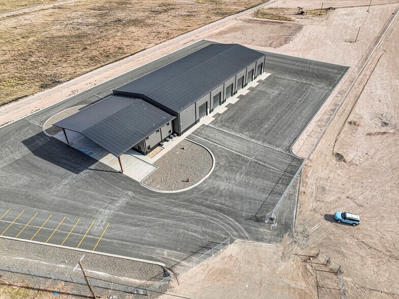 More Photos Of 5261 W Murphy St, Odessa Industrial For Lease