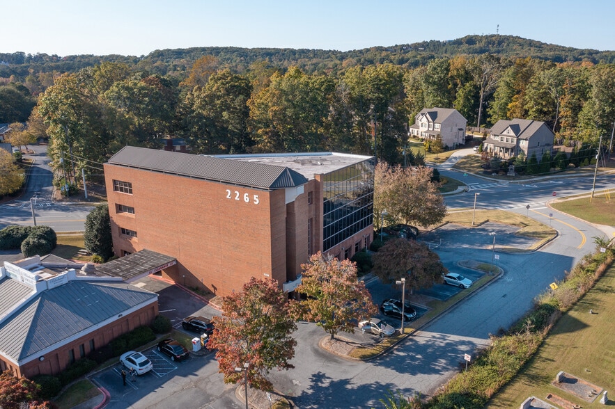 More Photos Of 2265 Roswell Rd, Marietta Office For Lease