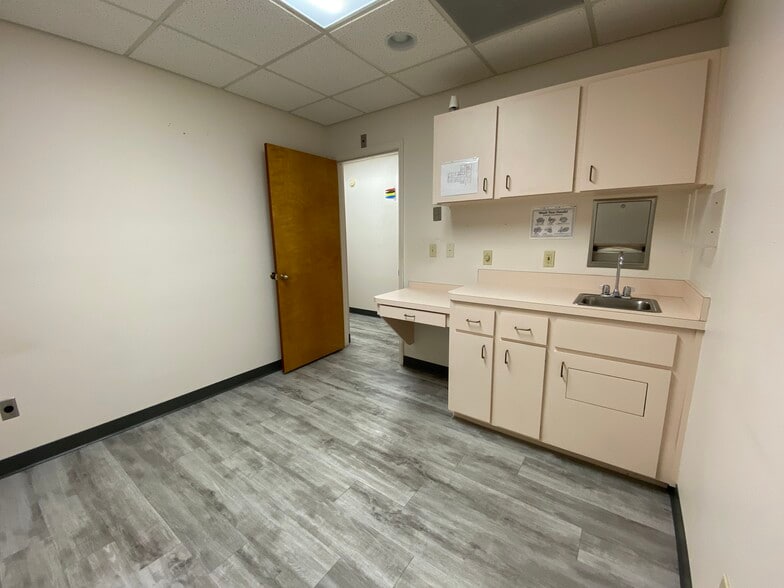 More Photos Of 918 Rolling Acres Rd, Lady Lake Medical For Lease