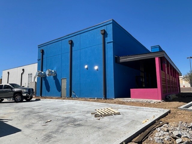 More Photos Of 2411 Jacaman Rd, Laredo Storefront For Lease