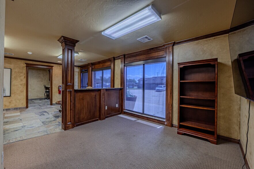 More Photos Of 1530 SW 89th St, Oklahoma City Office For Sale
