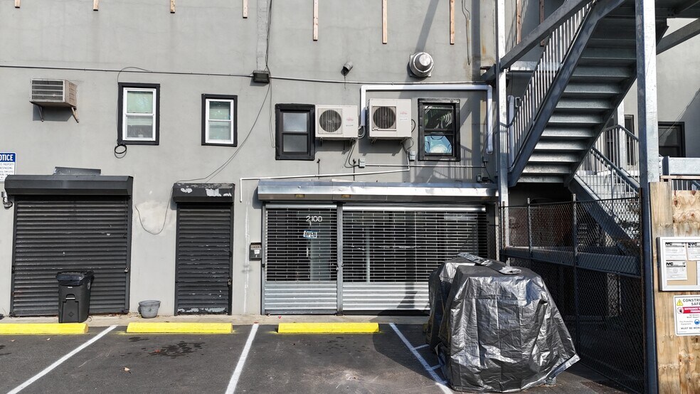More Photos Of 2100 Clove Rd, Staten Island Storefront For Lease