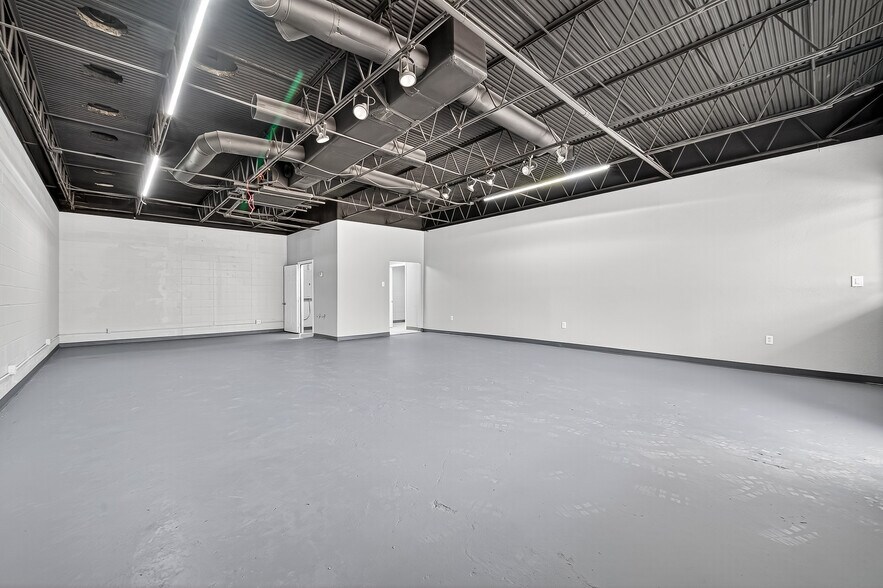 More Photos Of 13001-13011 Fondren Rd, Houston Unknown For Lease