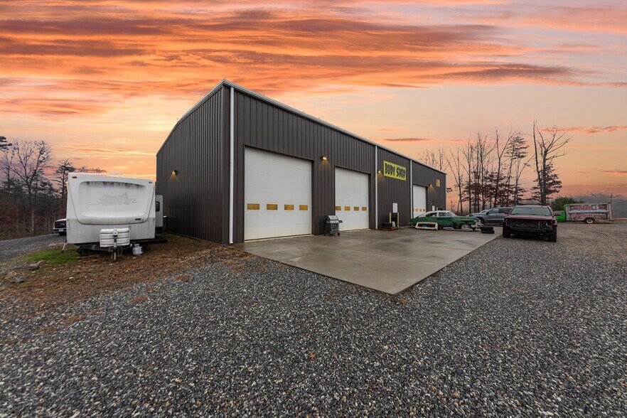 More Photos Of 1875 New Bridge Rd, Mineral Showroom For Sale