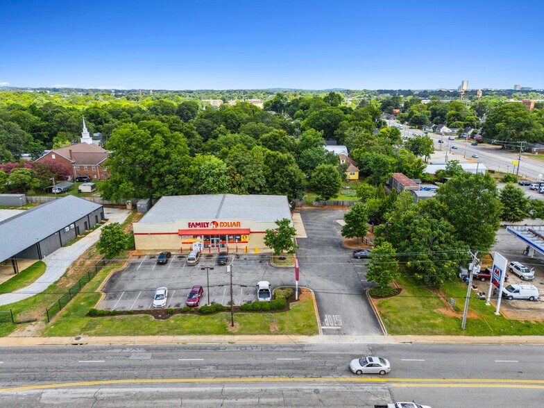 More Photos Of 1605 W Blue Ridge Dr, Greenville Freestanding For Lease