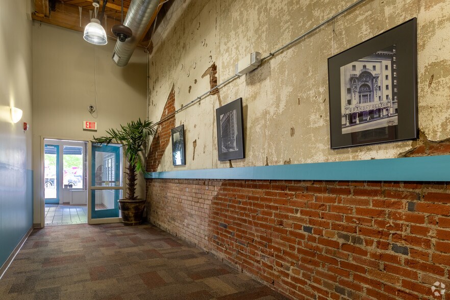 More Photos Of 1114-1116 Washington Ave, Saint Louis Apartments For Lease