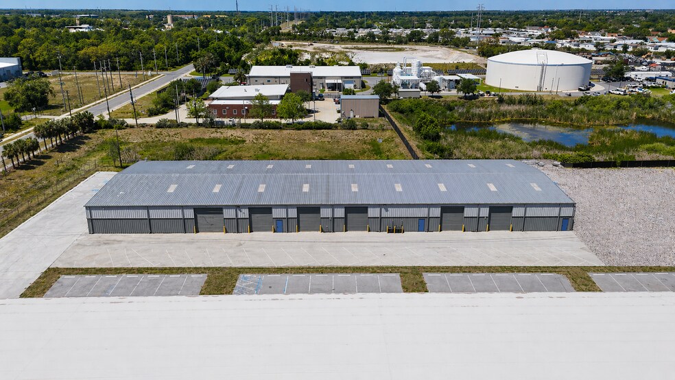 More Photos Of 1500 L and R Industrial Blvd, Tarpon Springs Warehouse For Lease
