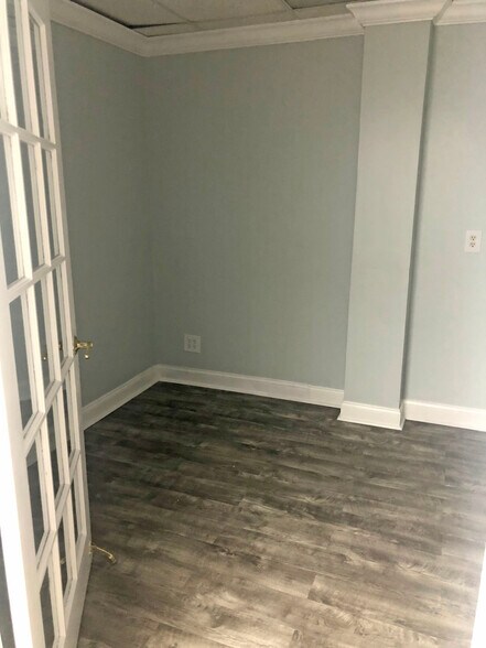 More Photos Of 435 Hollywood Ave, Fairfield Freestanding For Lease