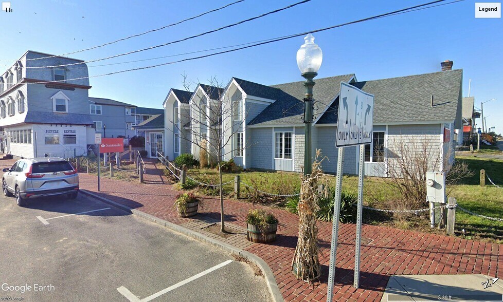 More Photos Of 3 Oak Bluffs Ave, Vineyard Haven Bank For Sale