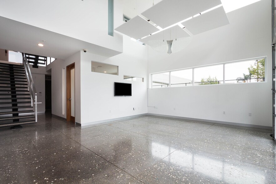 More Photos Of 215-237 California St, El Segundo Loft Creative Space For Lease