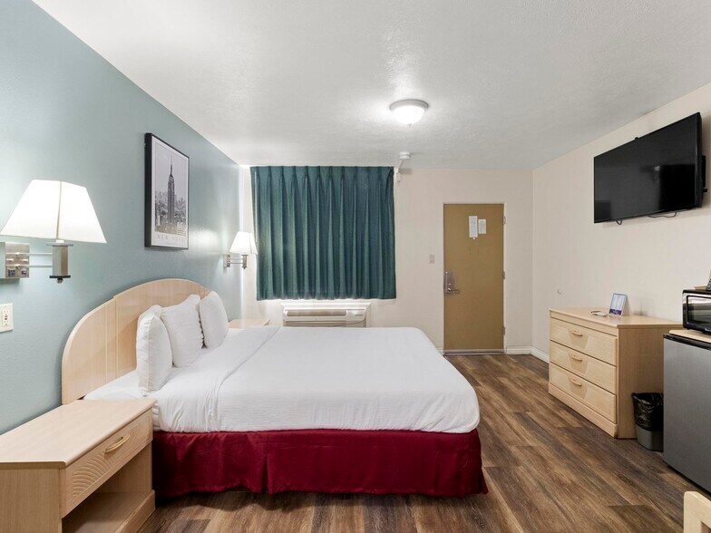 More Photos Of 1349 Idaho St, Elko Hotel For Sale