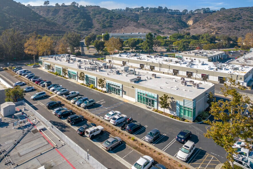 More Photos Of 11055 Flintkote Ave, San Diego Research And Development For Lease