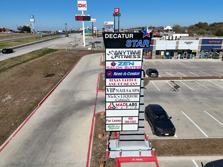 More Photos Of 1401 S US Highway 81-287, Decatur Storefront Retail Office For Lease