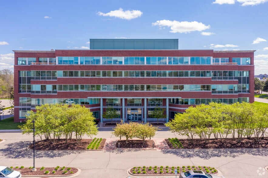 More Photos Of 19500 Victor Pky, Livonia Office For Lease