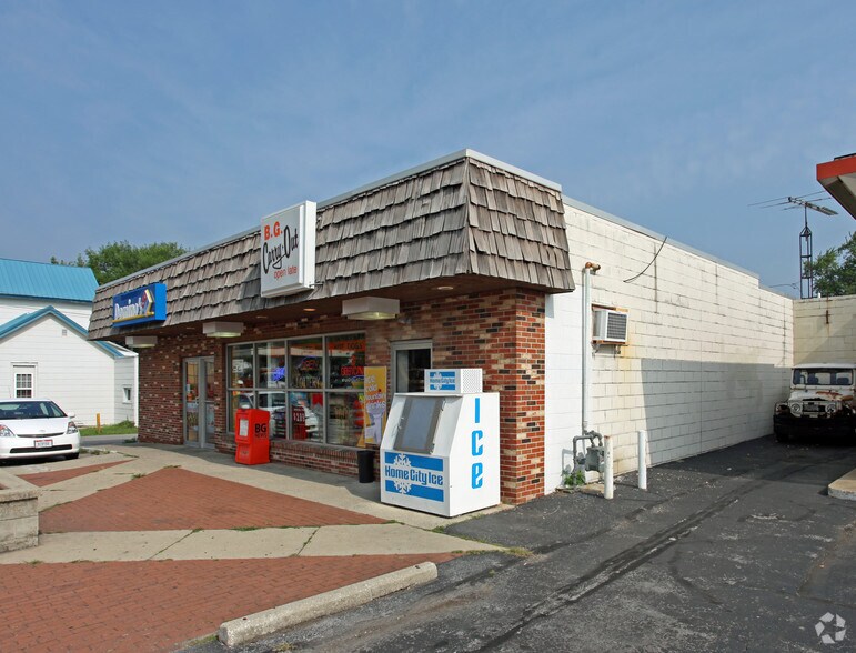 More Photos Of 425 E Wooster St, Bowling Green Convenience Store For Lease