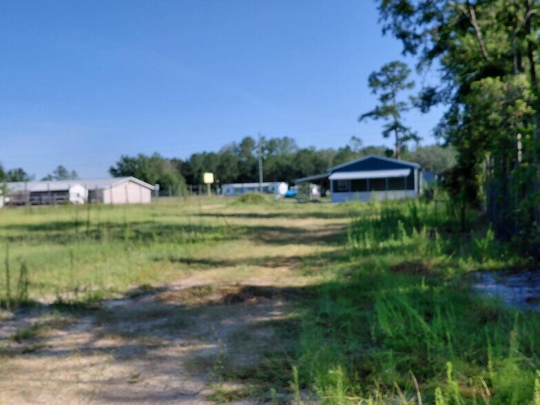 Primary Photo Of 20065 SE Hawthorne Rd, Hawthorne Warehouse For Lease