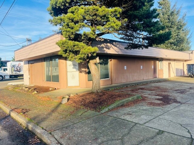 Primary Photo Of 1105 Ivy Ave, Tillamook Office For Lease