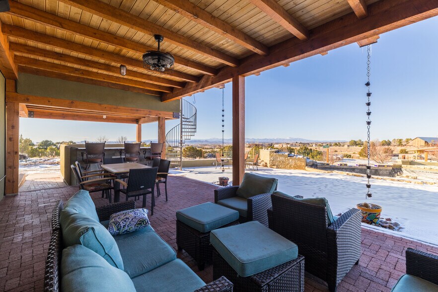 More Photos Of 102 Rabbit Rd, Santa Fe Specialty For Sale