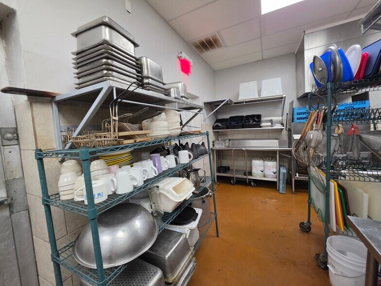 More Photos Of 2813 W Walnut St, Rogers Restaurant For Sale