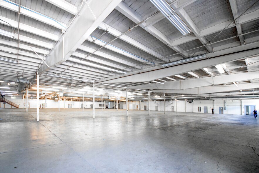 More Photos Of 3800 N Mission Rd, Los Angeles Manufacturing For Lease