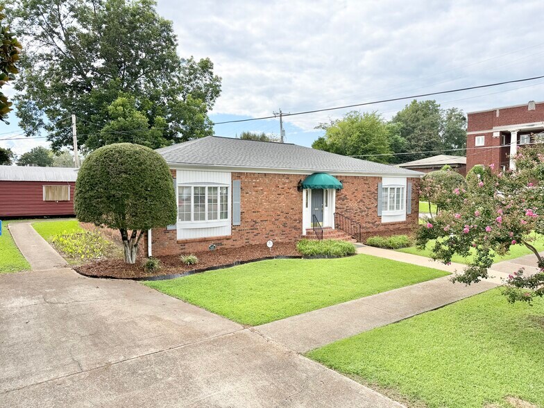 More Photos Of 105 N Hickory St, Aberdeen Flex For Sale