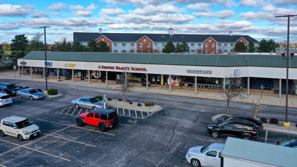 More Photos Of 220-290 Hawthorn Rd, Vernon Hills Unknown For Lease