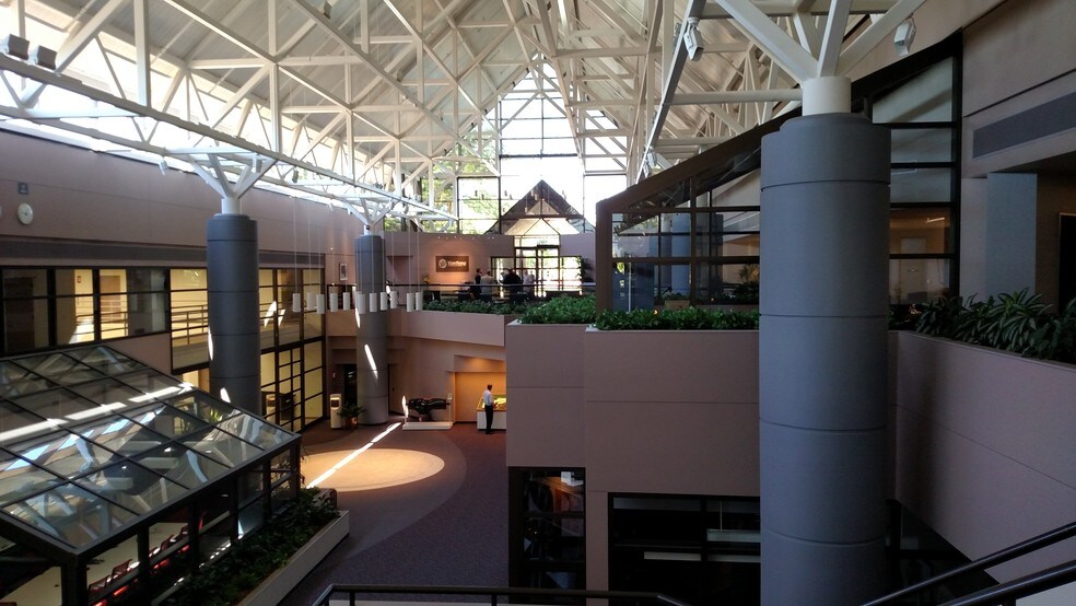 More Photos Of 701 S Waverly Rd, Holland Manufacturing For Lease