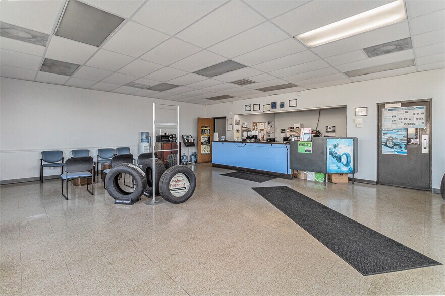 More Photos Of G4112 S Dort Hwy, Burton Auto Repair For Sale
