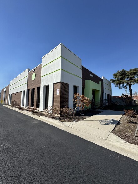 More Photos Of 1000 Lively Blvd, Elk Grove Village Warehouse For Lease