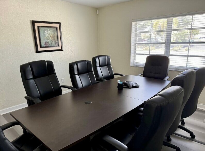 More Photos Of 1275-1279 Cleveland St, Clearwater Medical For Lease