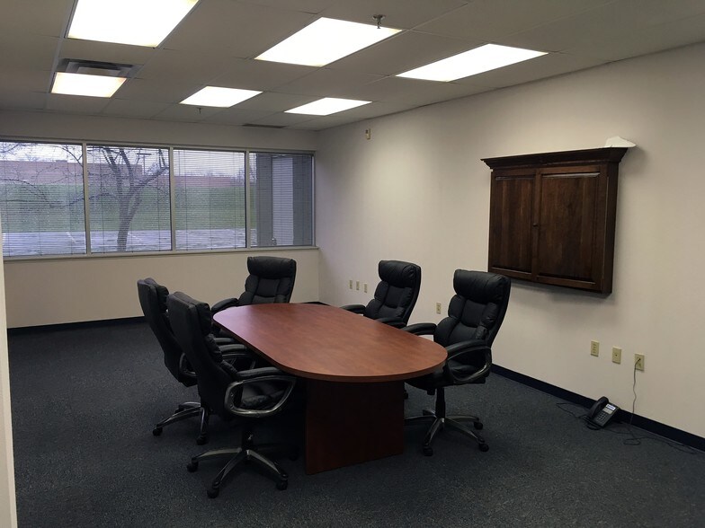 More Photos Of 9300 Dutton Dr, Twinsburg Warehouse For Lease